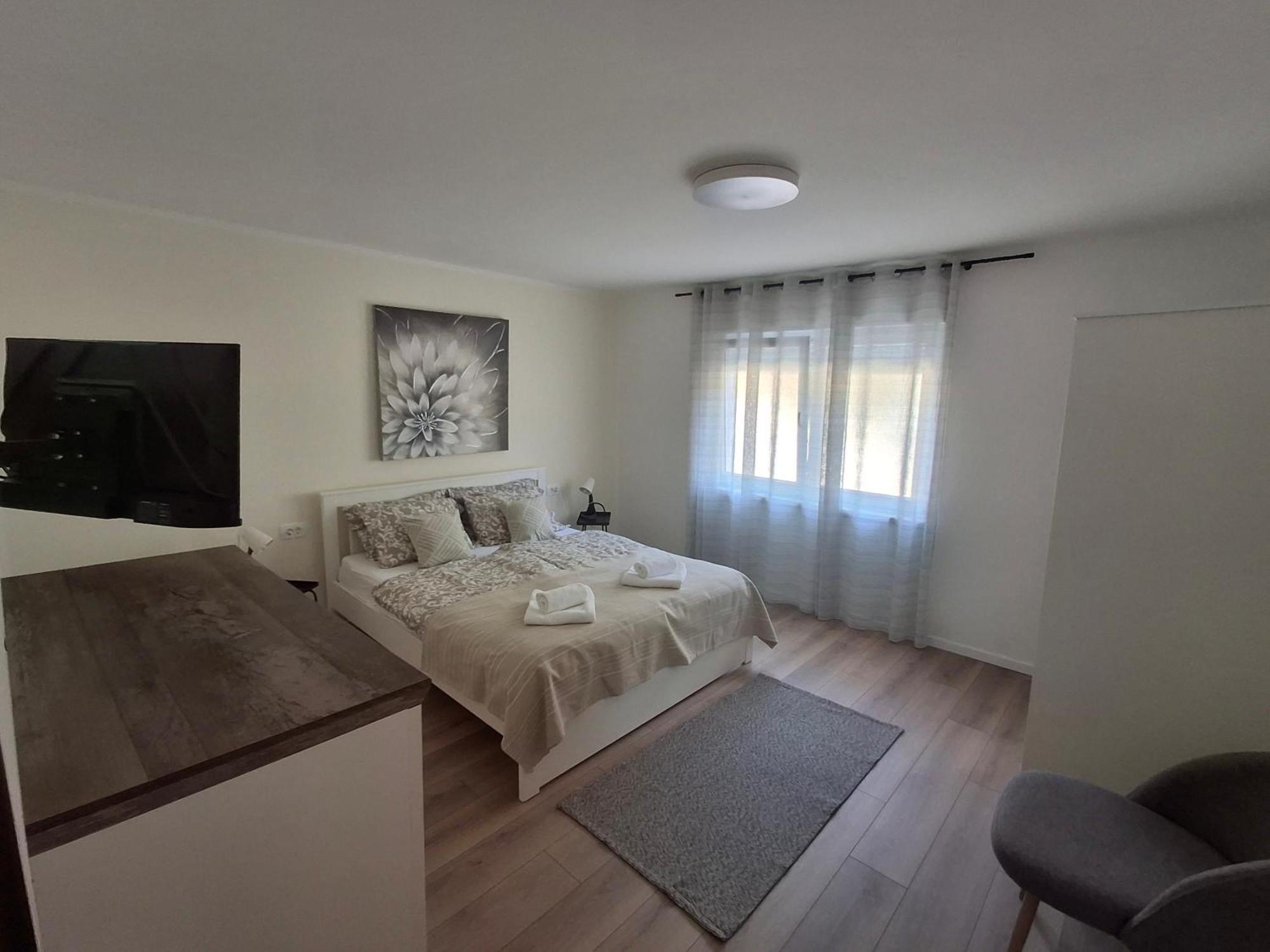 Apartmani Alma プーラ エクステリア 写真