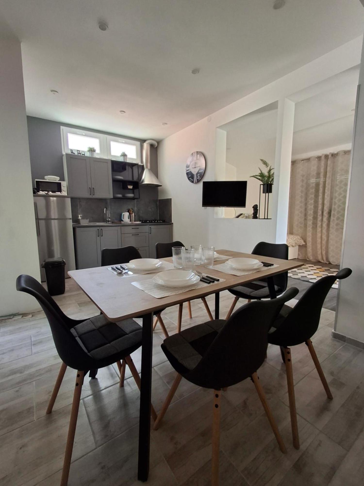 Apartmani Alma プーラ エクステリア 写真